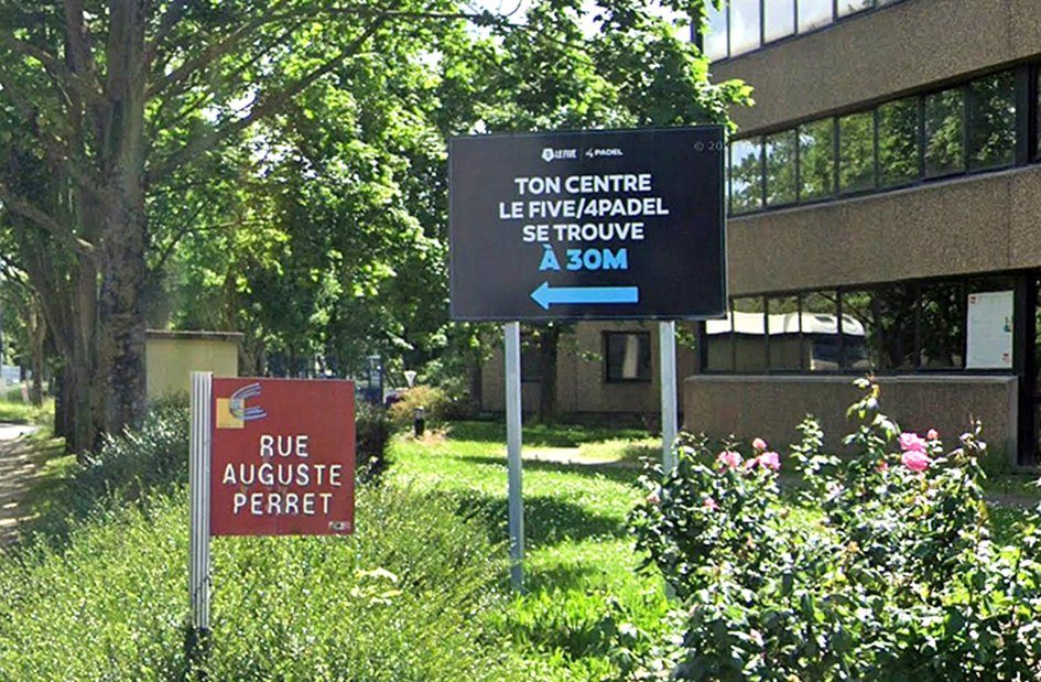 Directions to a padel center in Créteil, capital of the Val-de-Marne department in the Île-de-France region (Google Street View).