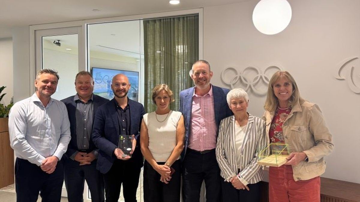 Brisbane 2032 CEO Cindy Hook and Sports Director Brendan Keane meeting Zena Wooldridge – President of World Squash Matt Schmidt – President of Squash Australia Rob Donaghue – CEO of Squash Australia Lee Beachill – COO of the Professional Squash Association Sarah Fitz-Gerald – Five-time Australian World Open Champion